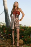 /album/galeria%20de%20fotos%3a%20moda%20ver%c3%a3o/kariza-medio-02-jpg/