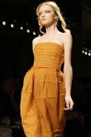 /album/galeria%20de%20fotos%3a%20moda%20ver%c3%a3o/tomara-caia-bottega-veneta-02g-jpg/